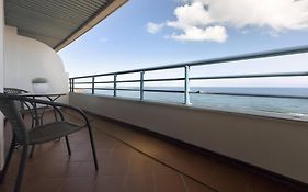 Apartamento en Primera Línea de Playa. Seis plazas.
